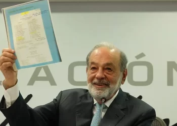 Crece deuda de Pemex con Carlos Slim