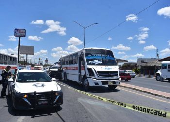 Muere chofer de transporte público por infarto durante su ruta