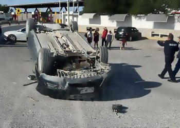 Dos volcaduras en Nuevo Laredo dejan a conductores ilesos
