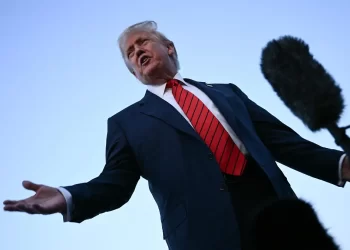 Trump admite dificultad para reemplazar a migrantes expulsados