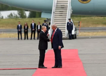 Trump y Putin inician histórica cumbre en Alaska para abordar la guerra en Ucrania