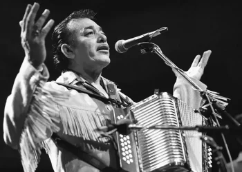 Muere “El Flaco” Jiménez, leyenda del acordeón tex-mex