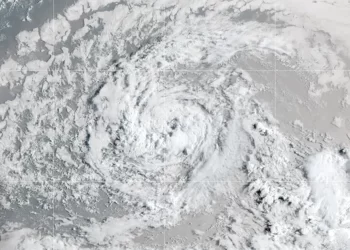 Se espera que la tormenta tropical Erin se convierta en huracán