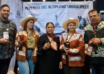 Mezcales de Tamaulipas brillan en el Encuentro Nacional de Mezcal Puebla 2025