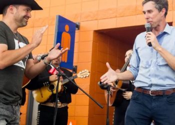 El cantante tejano Bobby Pulido busca un escaño en el Congreso por Texas