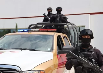 Estatales persiguen y detienen plagiario; liberan a sus víctimas