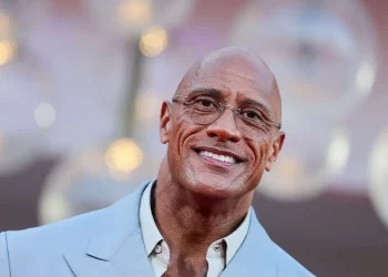 Dwayne Johnson sorprende con transformación para “The Smashing Machine”