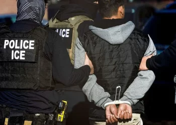 Más de la mitad de mexicanos detenidos por ICE terminan en centros migratorios