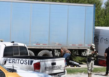 Localizan restos humanos en maleta en Díaz Ordaz