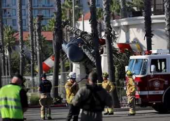Cinco heridos tras desplome de helicóptero en Huntington Beach