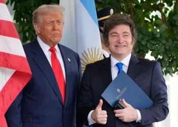 Trump amenaza con retirar apoyo a Argentina si su política gira a la izquierda
