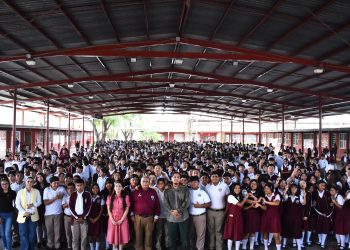 Acerca Gobierno de Reynosa el arte escénico a estudiantes