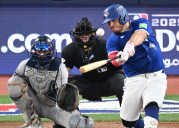 Blue Jays apalean a Yankees y se colocan 2-0 en la serie divisional