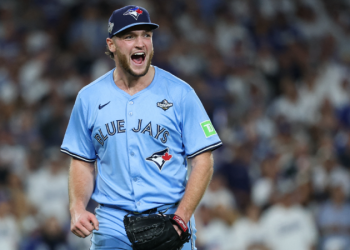 Toronto roza la gloria y va por un milagro