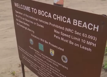 Hallan cuerpo de hombre en playa de Boca Chica