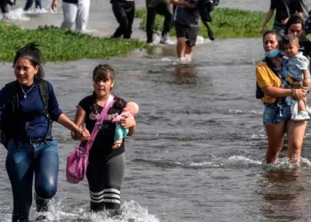 La Guardia Costera de EE. UU. refuerza la frontera sur con la “Operación River Wall”