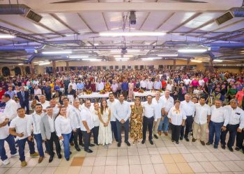 Gobierno de Reynosa y la Senadora Maki Esther Ortiz Domínguez Festejan a Maestros en su día