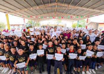 Reconoce Gobierno de Reynosa a Guardianes del Orden en la Escuela Primaria Moctezuma