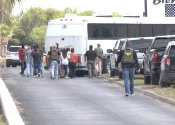 Podrían no prosperar los cargos tras redadas en bodegas de ropa usada en McAllen