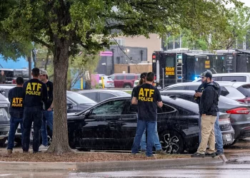 Tres muertos tras una serie de tiroteos en el área de Houston; el sospechoso se suicida