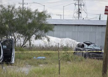 Persecución de la Guardia Estatal termina en volcadura mortal en Reynosa