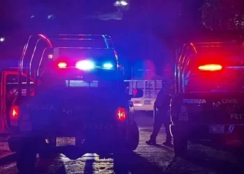 Joven asesina a su padrastro mientras dormía en Monterrey