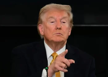 Trump rompe negociaciones comerciales con Canadá tras polémica por discurso de Reagan