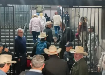 Transportistas y campesinos regresan a diálogo con Segob tras ruptura y amenazan con bloquear acceso a CDMX