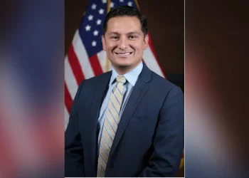 Omar Ochoa gana la alcaldía de Edinburg