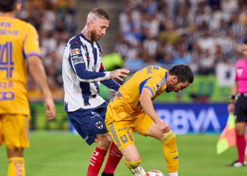 Tigres deja escapar el liderato con empate ante Monterrey