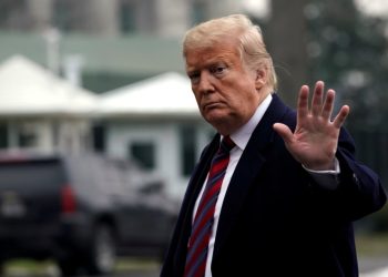 Trump enfrenta caída en aprobación mientras persisten dudas sobre su manejo de la economía