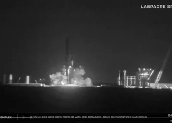 Booster 18 implosiona durante prueba en Starbase; cámaras captan el momento