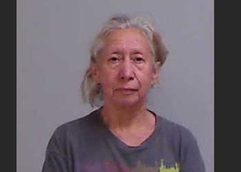 Mujer de 71 años es acusada tras hallazgo de seis perros muertos en vivienda de Mission