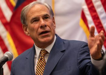 Abbott busca un cuarto mandato y promete mantener a Texas como bastión conservador