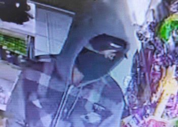 Dos delincuentes desatan ola de asaltos a farmacias por la mañana