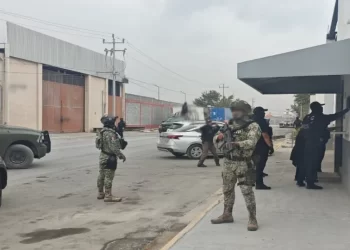 Catean casa y aseguran casi 400 mil litros de hidrocarburo en Nuevo León