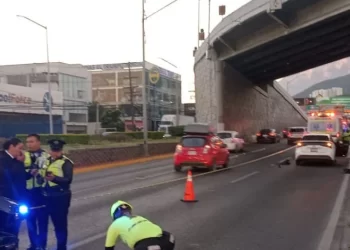 Muere hombre atropellado al intentar cruzar avenida Garza Sada en Monterrey
