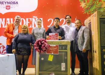 Celebra personal del Gobierno Municipal alegre Posada con el Alcalde Carlos Peña Ortiz