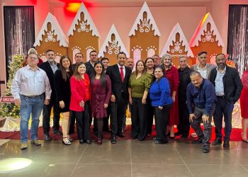 UAT celebra fiestas decembrinas con docentes y trabajadores sindicalizados