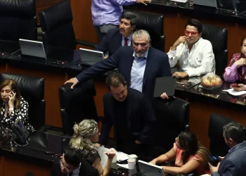 Senado niega licencia de paternidad a juez federal