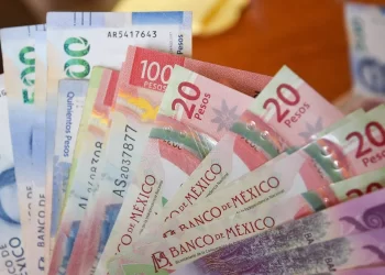 Salario mínimo subirá a 315 pesos en 2026