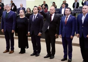 Salario mínimo subirá a 315 pesos en 2026