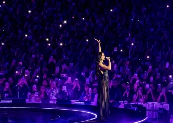 Dua Lipa sorprende en CDMX con Fher de Maná como invitado especial