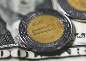 El peso mexicano registra su mayor ganancia en más de 30 años al cierre de 2025