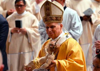 Invita Papa a renovar la esperanza y promover la paz en su primera misa del año