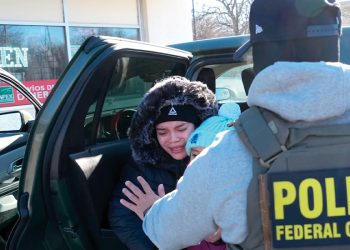 Agentes federales dispararon contra Alex Pretti en Minneapolis, revela informe