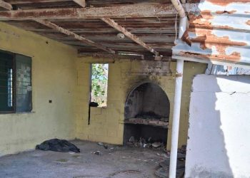 Investigan restos óseos hallados en chimenea asador de predio abandonado