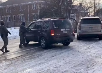 Agente de ICE mata a conductora durante operativo migratorio en Minneapolis