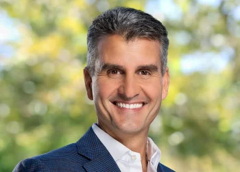 Disney nombra a Josh D’Amaro como sucesor de Bob Iger tras años de incertidumbre