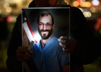 Identifican a agentes federales implicados en la muerte del manifestante Alex Pretti